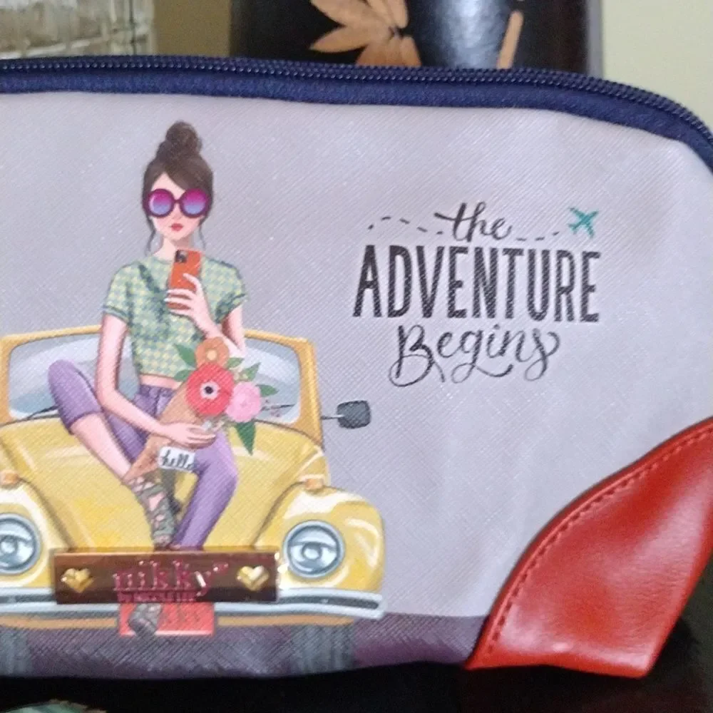 Nikky Pop Generation Fun‎ Begins XL Vegan Travel Makeup Case NWT